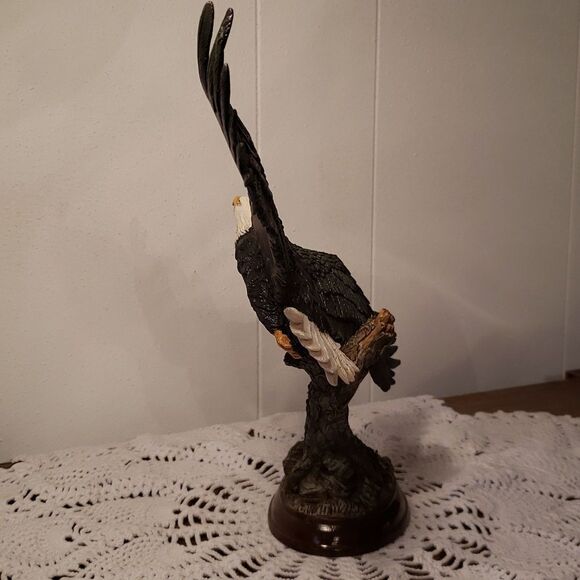 Bradford Exchange "Noble Forces" from Sacred Spirits Collection Eagle Statue - Picture 4 of 8